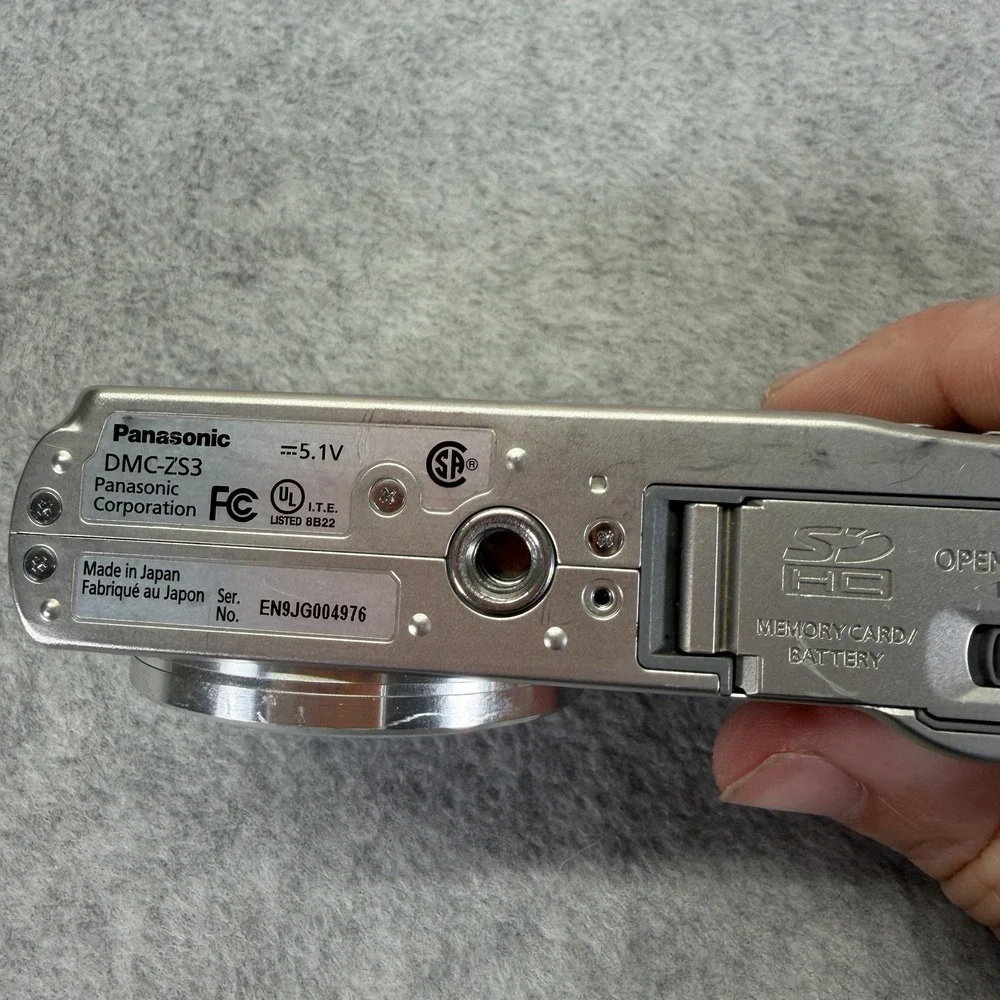 Panasonic LUMIX DMC-ZS3 10.1MP Digital Camera Silver UNTESTED Parts